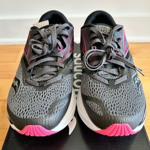 Saucony Kinvara 9 Running Shoes women’s 7US